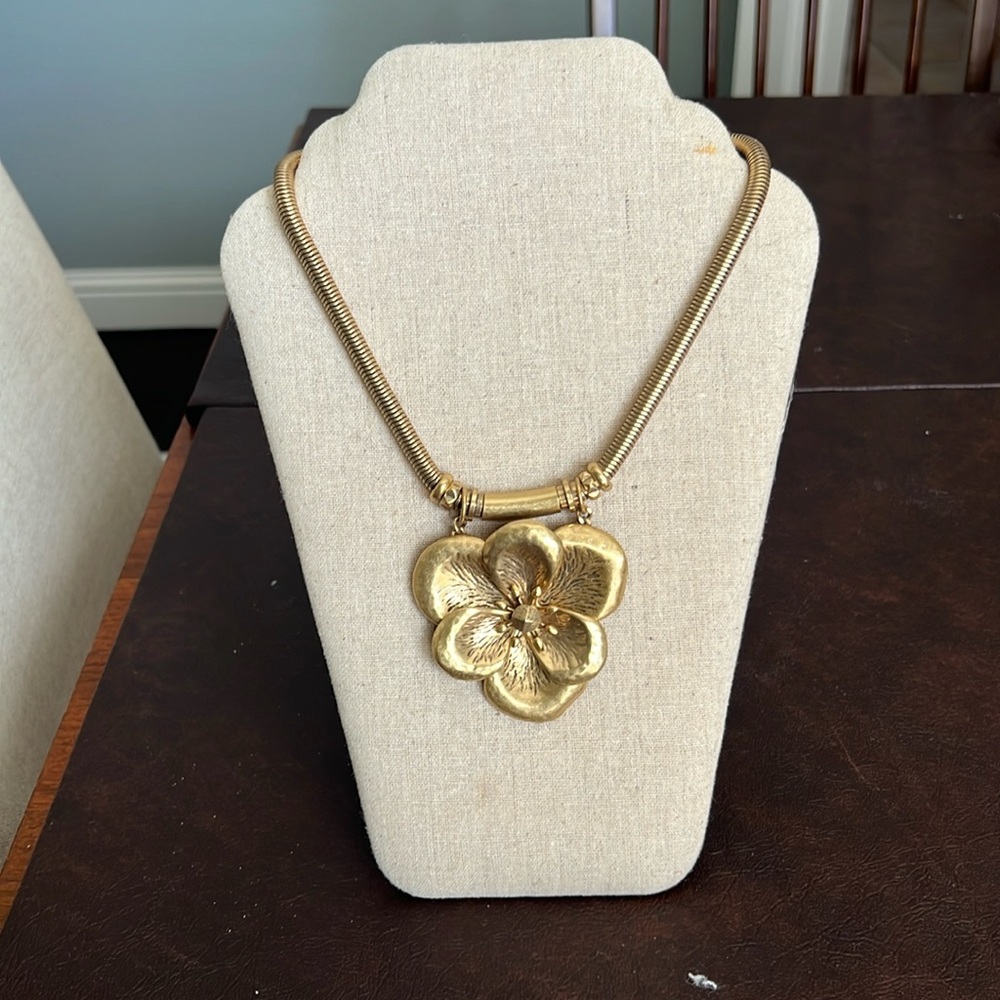 Stella and Dot Bloom necklace
